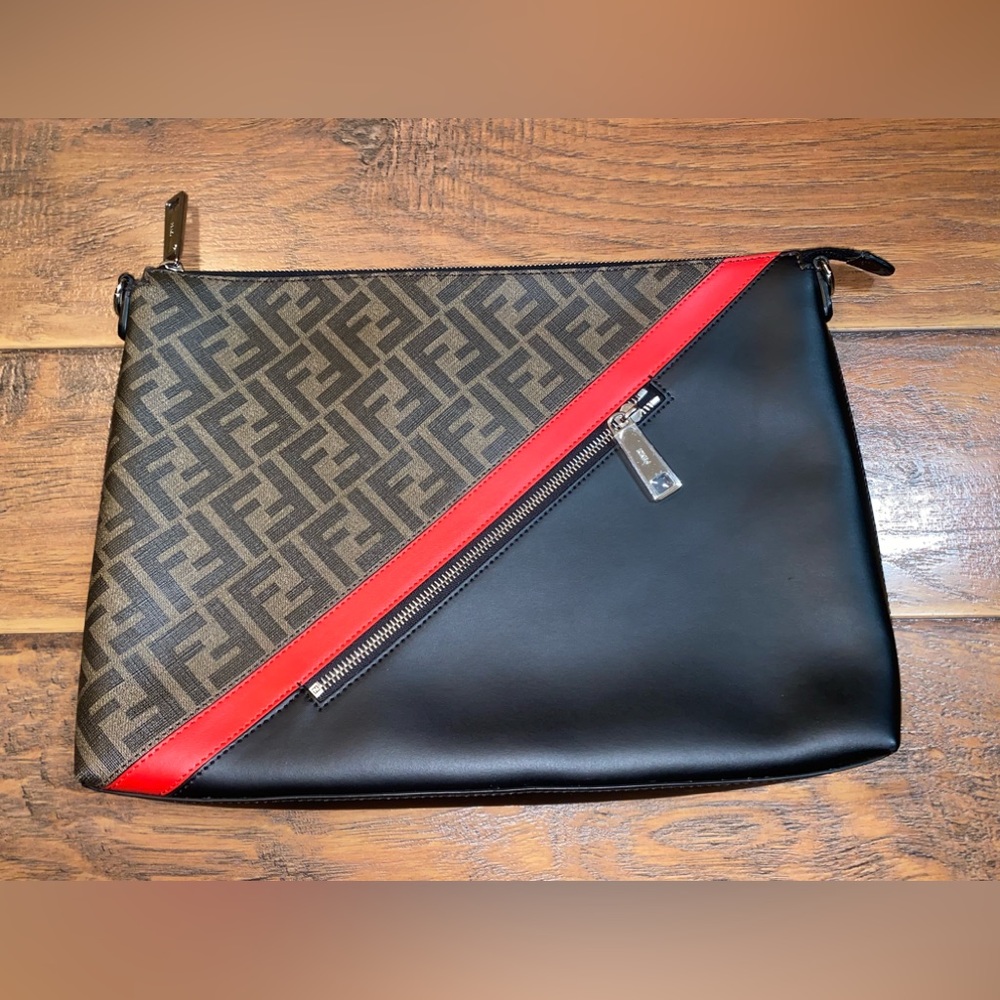 Fendi Men’s medium messenger bag, Zucca, Textured Leather